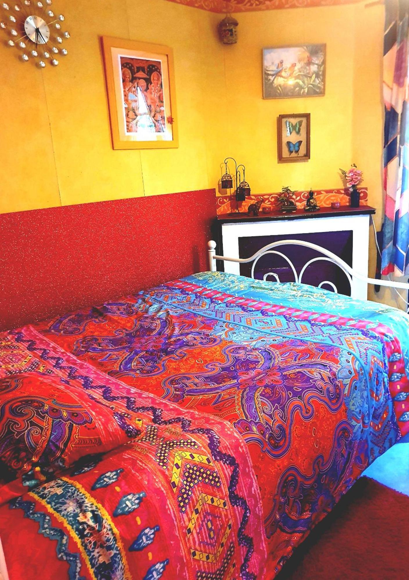 Bed And Breakfast Les Roses Multicolores Du 47 Fumel Exteriér fotografie